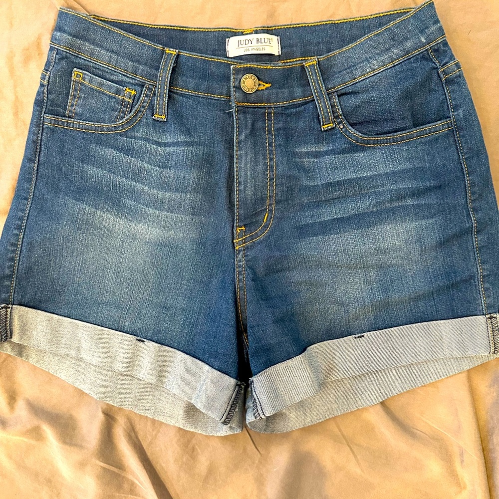 Judy Blue stretchy denim shorts, BNWOT, size medium